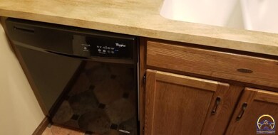 5633 SW Foxcroft Cir S unit 204, Topeka, KS 66614 - photo 6