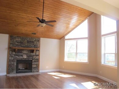 Living Room w/fireplace