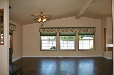 4200 Summers Ln unit 7, Klamath Falls, OR 97603 - photo 2