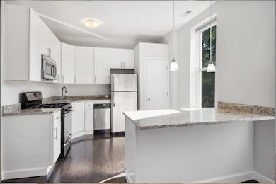 1437 W Superior St, Chicago, IL 60642 - photo 2