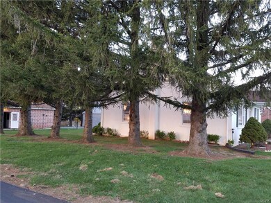 4875 Buckeye Rd, Emmaus, PA 18049 - photo 3