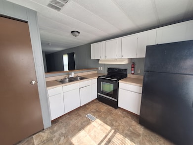 1600 Dunlevie Rd unit 50, Allenhurst, GA 31301 - photo 7