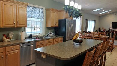 470 Cushman Rd, North Attleboro, MA 02760 - photo 6