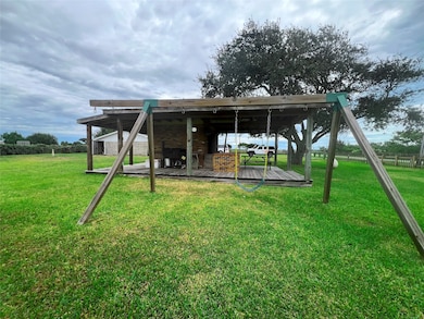 11802 Ostermeyer Rd, Galveston, TX 77554 - photo 4