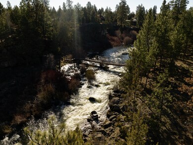 700 NW Broken Arrow Rd, Bend, OR 97703 - photo 3