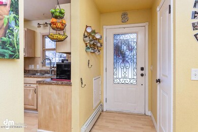 Entryway 7125-SMALL