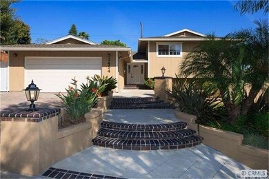 Tri-level home in wonderful condition w/RV access