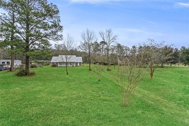LONG DRIVEWAY FOR LOTS OF AVAILABLE OFF ROAD PARKI
