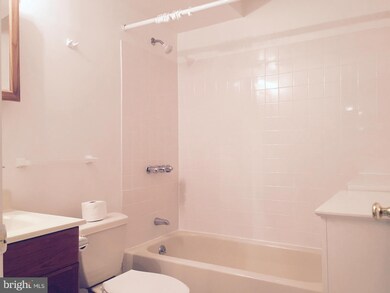 1711 35th St NW unit B, Washington, DC 20007 - photo 5