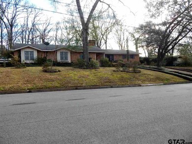1715 1715 Yosemite, Tyler, TX 75703 - photo 2