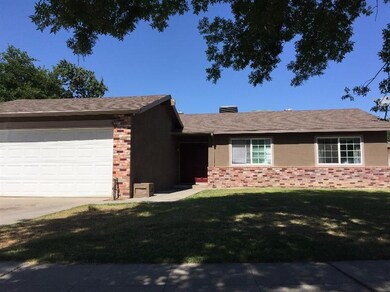 3741 N Purdue Ave, Fresno, CA 93727 - photo 3