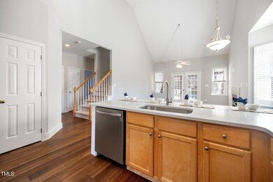 9-web-or-mls-827 Shackleton Rd (30 of 15