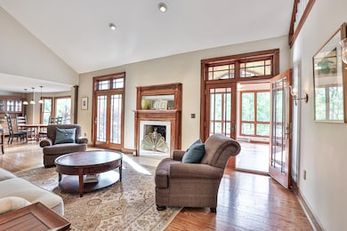 [170]-Living-Room-4