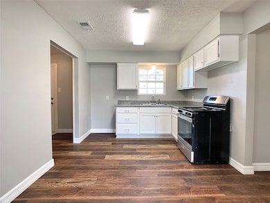 10106 Woodwick St, Houston, TX 77016 - photo 3