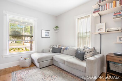 100 E 15th St, Holland-13