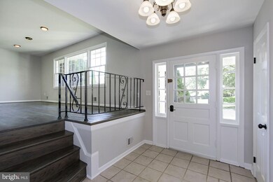 5305 Manorfield Rd, Rockville, MD 20853 - photo 3