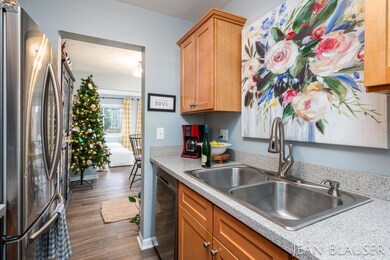 2684 Ridgecroft Dr-15