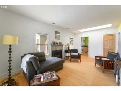 809 S Meridian St, Newberg, OR 97132 - photo 6