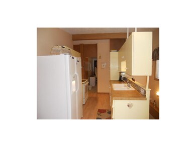 Kitchen. New laminate floor
