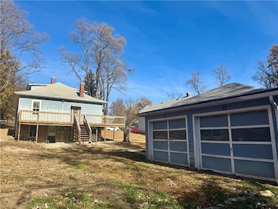 1011 Kickapoo St, Leavenworth, KS 66048 - photo 2