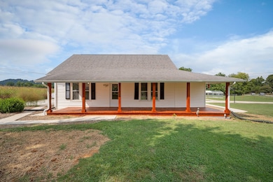 1462 Franks Ferry Rd, Sparta, TN 38583 - photo 3