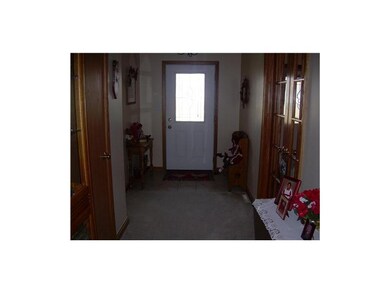 Entry/Foyer.