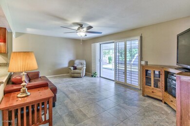Very Nice & Bright AZ Room