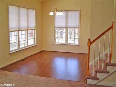 Breakfast Nook - LARGE Eat-in Area off Kitchen mea