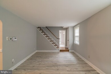 210 Greenbrier Ln, Havertown, PA 19083 - photo 4