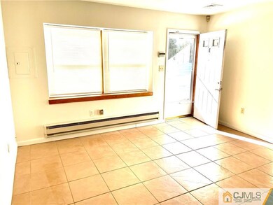172 Roosevelt Ave unit E, Carteret, NJ 07008 - photo 2