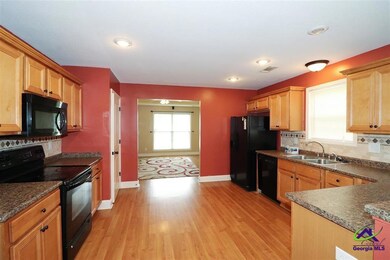 221 Haverhill Cir, Warner Robins, GA 31088 - photo 3