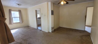 4030 Bisbee St, Klamath Falls, OR 97603 - photo 2