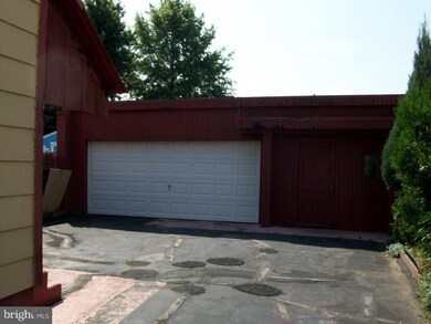 4425 Edgemont St, Philadelphia, PA 19137 - photo 3