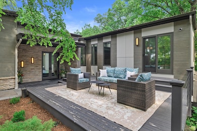 1913 Hillside Ct, Delafield, WI 53018 - photo 4