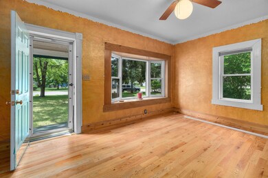 317 Garfield Ave MLS-19.jpg