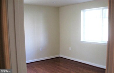 4151 S Four Mile Run Dr unit 204, Arlington, VA 22204 - photo 4