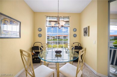 Cozy breakfast nook!