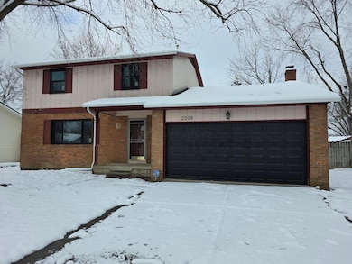 2208 Pine Knoll Ave, Columbus, OH 43229 - photo 2