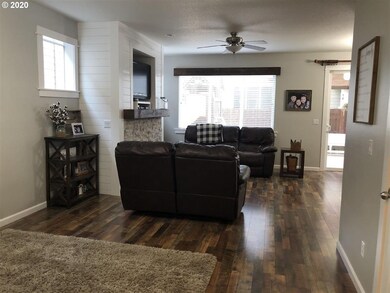 812 SW Grant Way, Troutdale, OR 97060 - photo 3