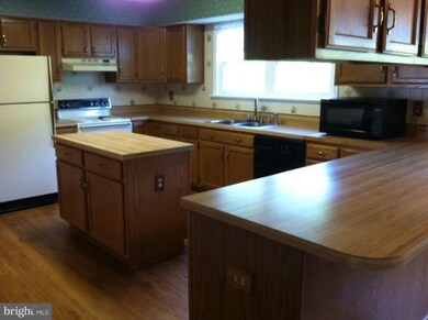 6301 Woodcrest Dr, Dunkirk, MD 20754 - photo 2