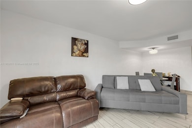 2610 W 76th St unit 210, Hialeah, FL 33016 - photo 6