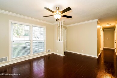 003-photo-living-room-11574093