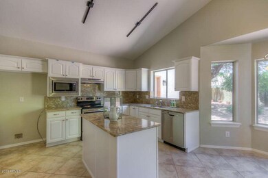 Kitchen (2)