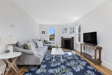 10 Eustis Ave, Newport, RI 02840 - photo 7