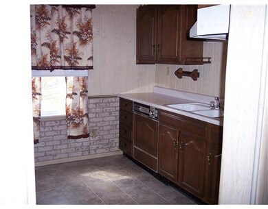 Kitchen. Main Floor Kitchen
