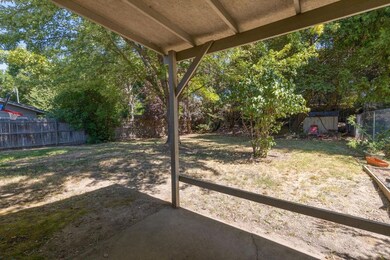 1220 Valley View Dr, Medford, OR 97504 - photo 3