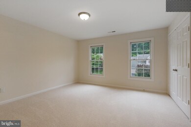 16037 Hayes Ln, Woodbridge, VA 22191 - photo 3