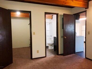 3 Closet & Bath