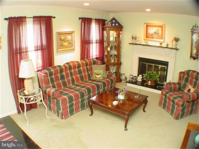 103 Chesapeake Dr, Newtown, PA 18940 - photo 2