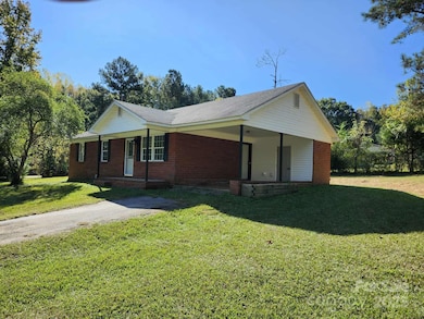 2448 Cambridge Dr, Lancaster, SC 29720 - photo 3